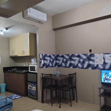 Henry'S Newport Condotel Pasay Buitenkant foto