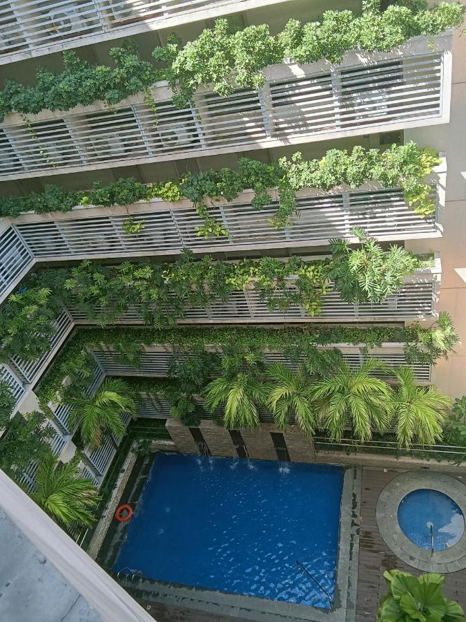 Henry'S Newport Condotel Pasay Buitenkant foto