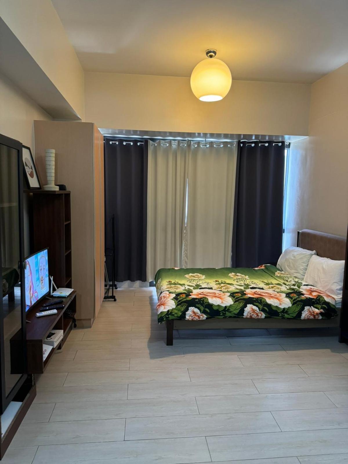 Henry'S Newport Condotel Pasay Buitenkant foto