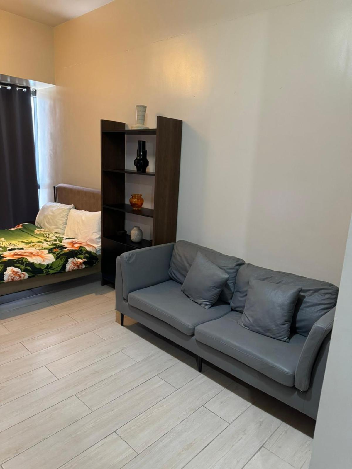 Henry'S Newport Condotel Pasay Buitenkant foto