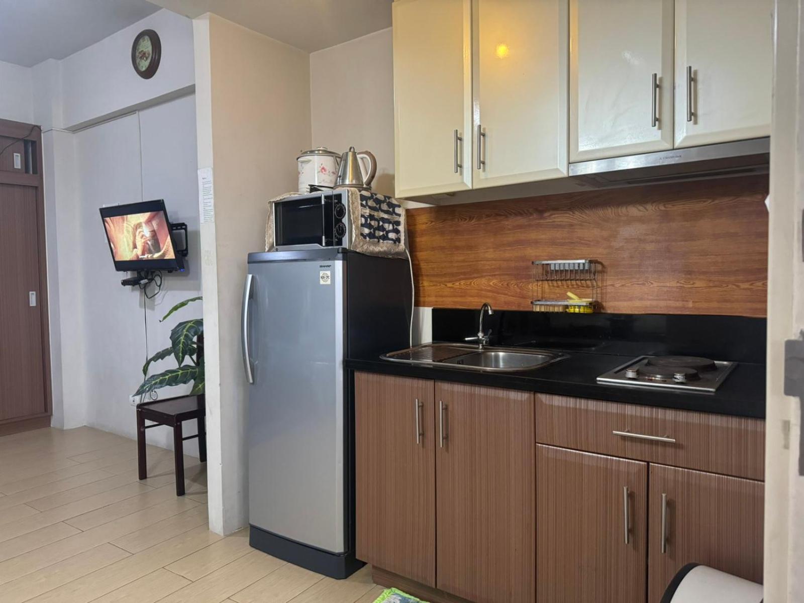 Henry'S Newport Condotel Pasay Buitenkant foto