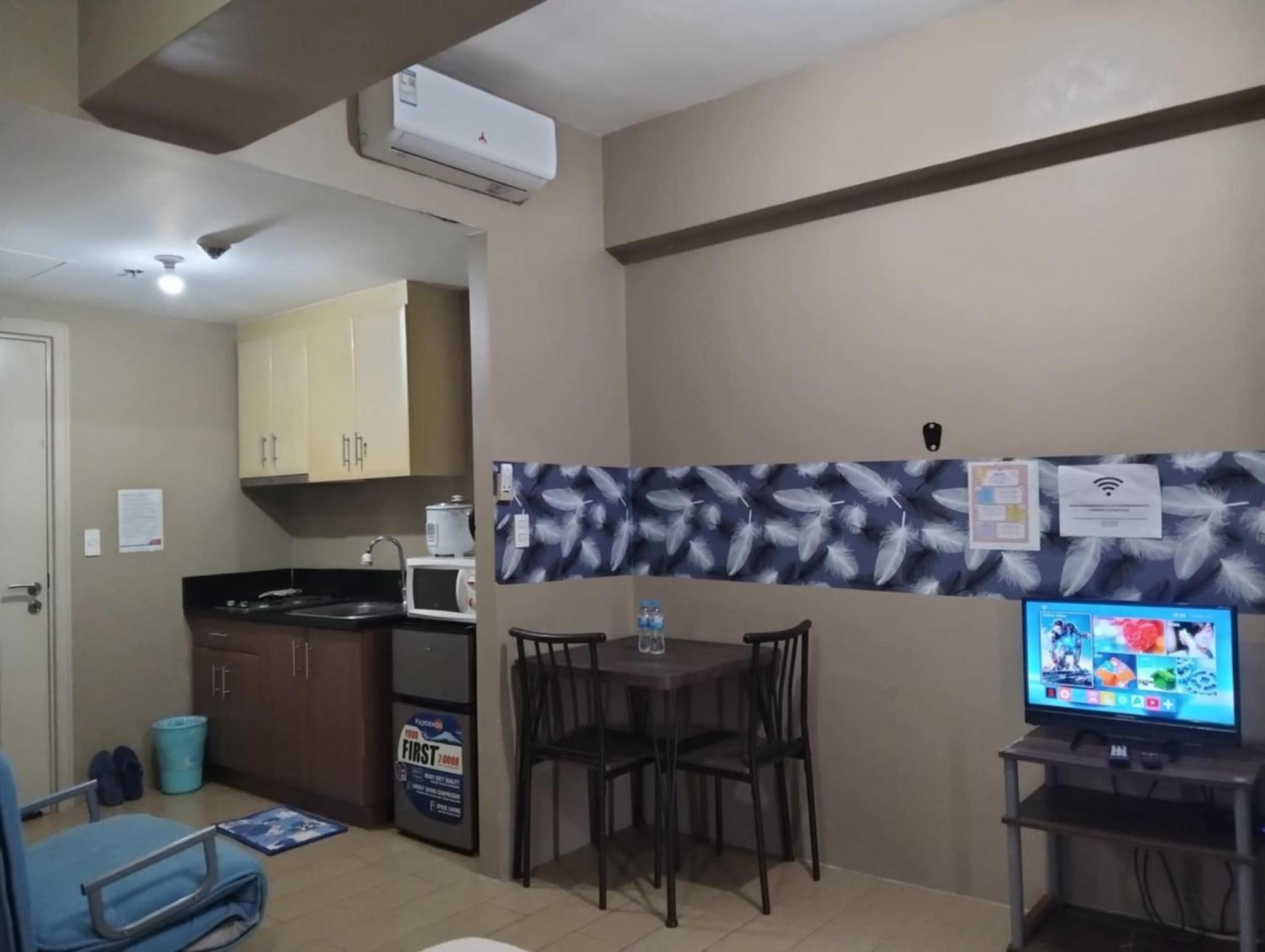 Henry'S Newport Condotel Pasay Buitenkant foto