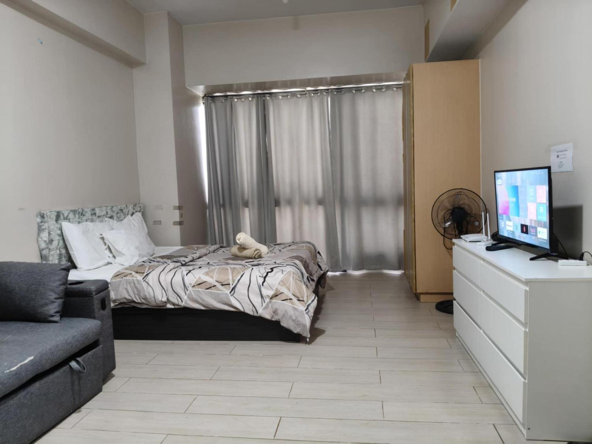 Henry'S Newport Condotel Pasay Buitenkant foto