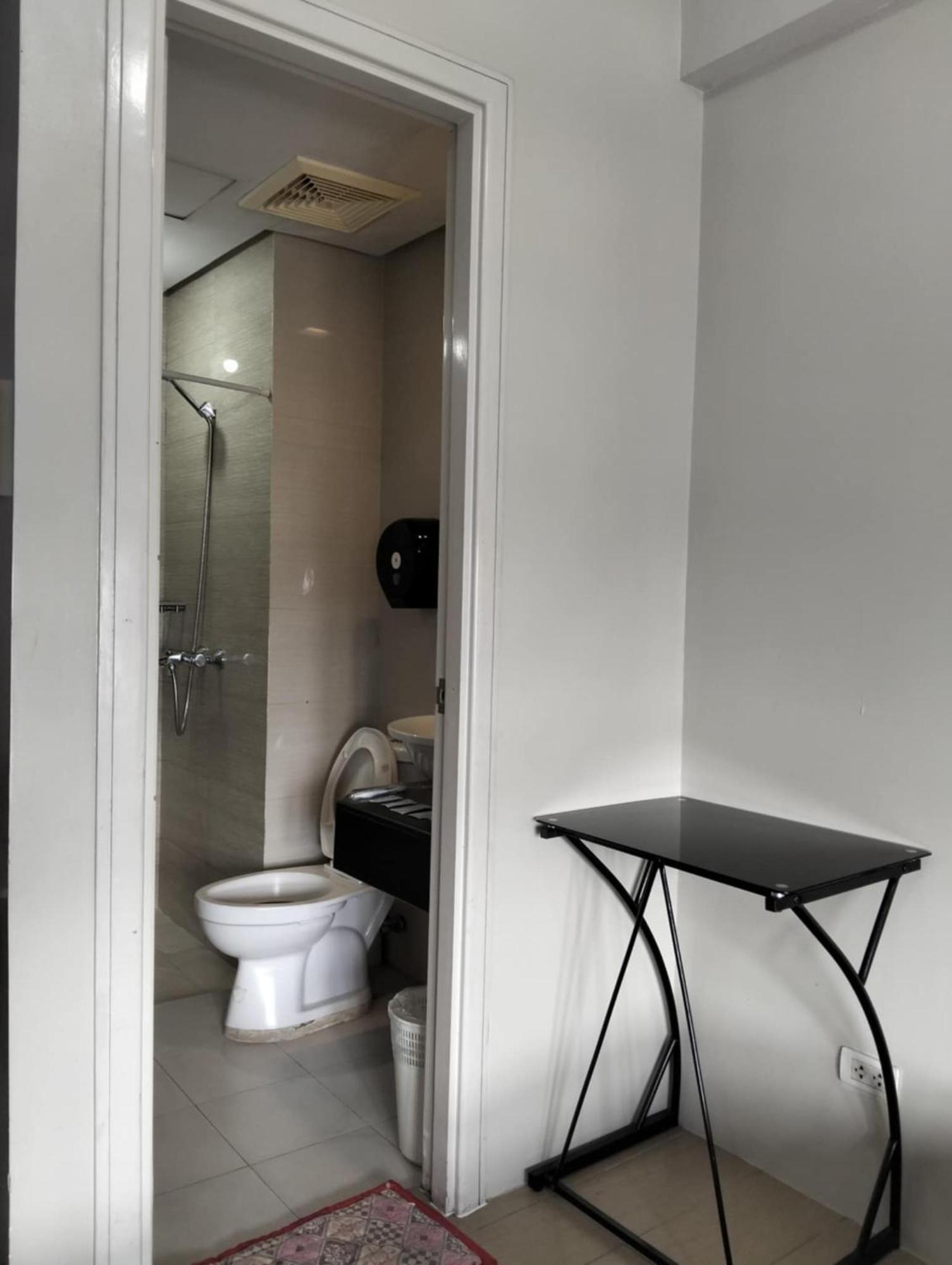Henry'S Newport Condotel Pasay Buitenkant foto