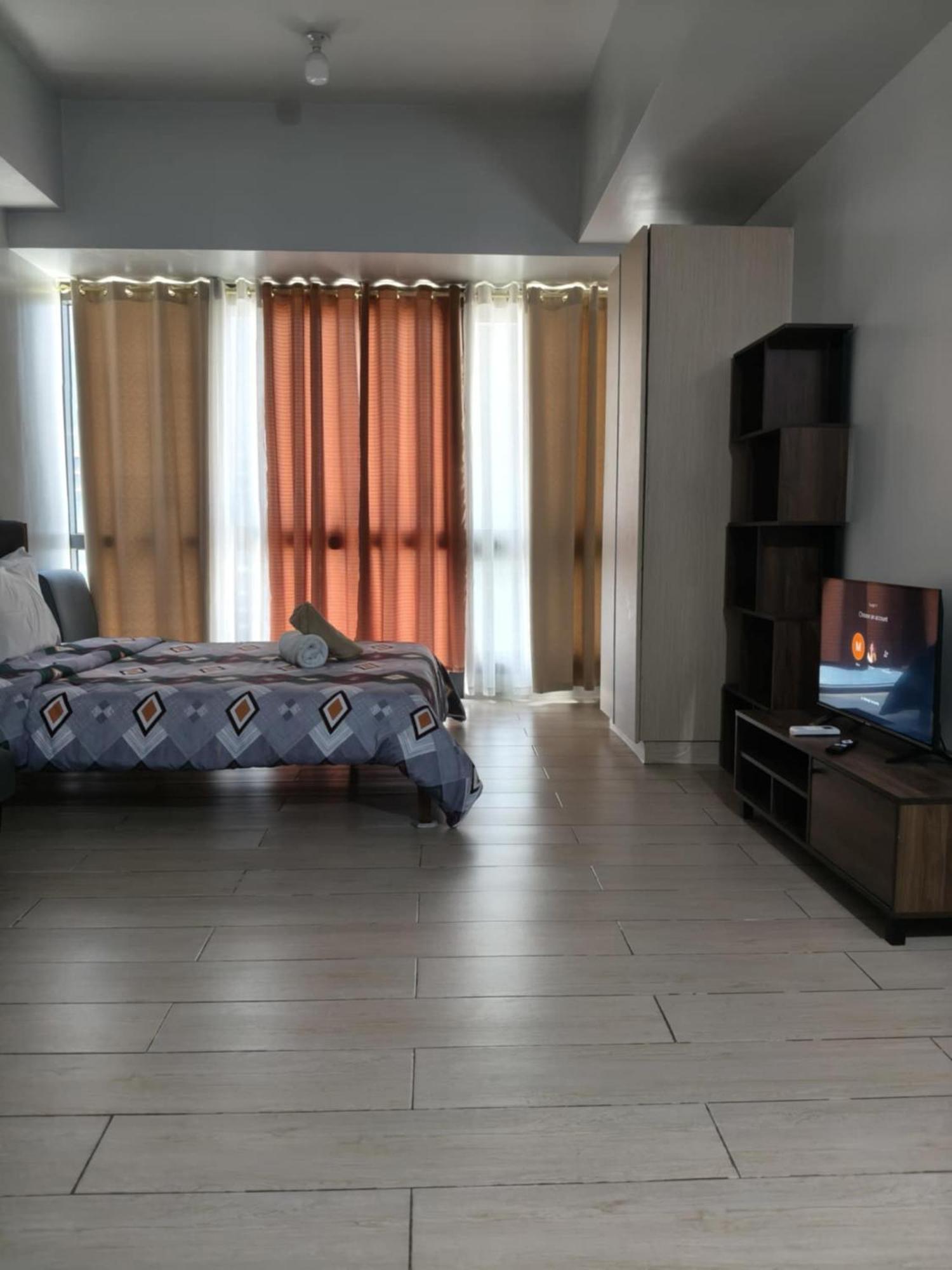 Henry'S Newport Condotel Pasay Buitenkant foto