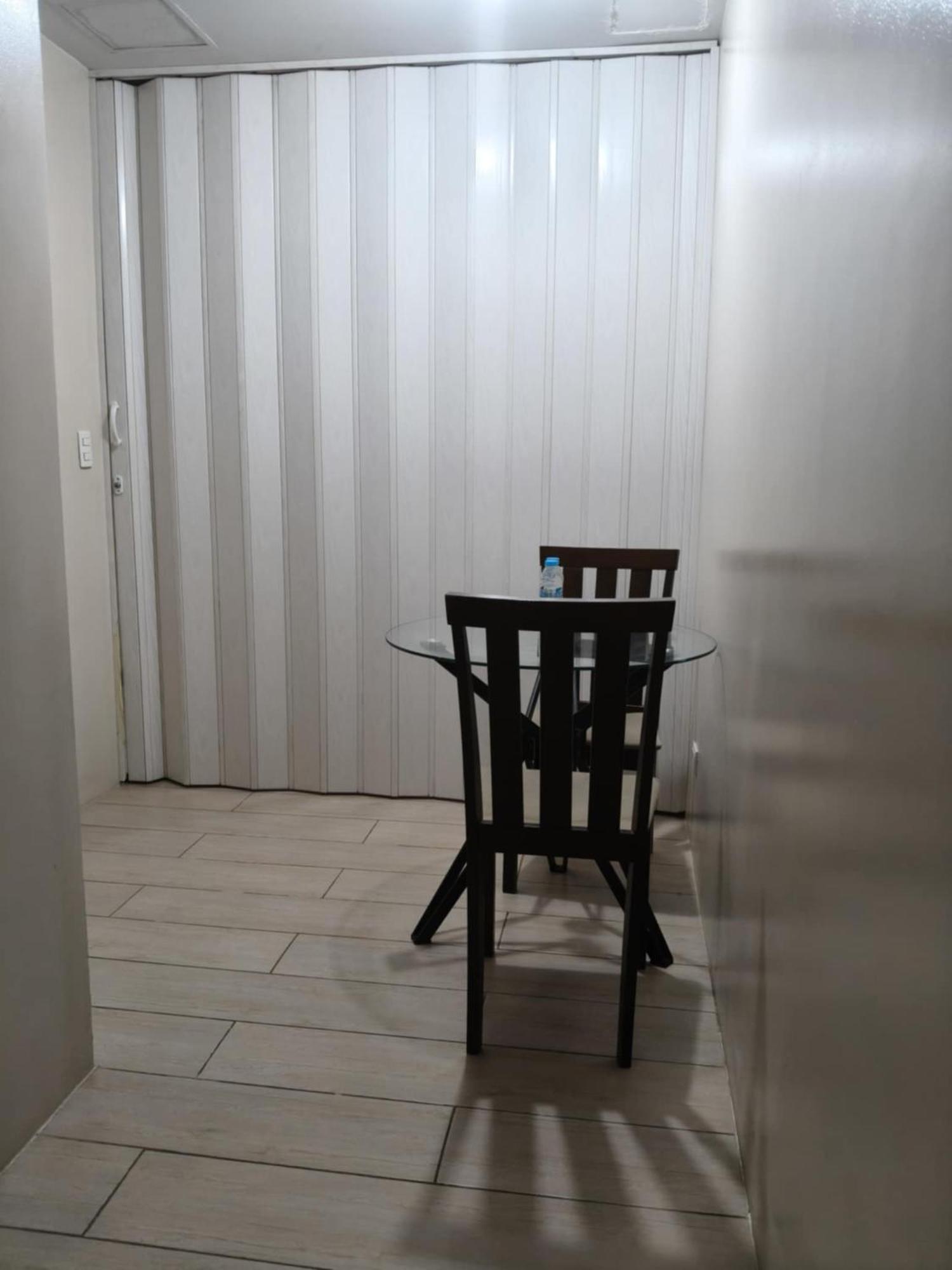 Henry'S Newport Condotel Pasay Buitenkant foto